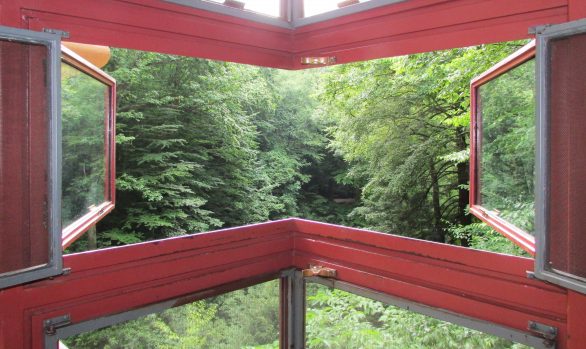CORNER WINDOW, FALLINGWATER